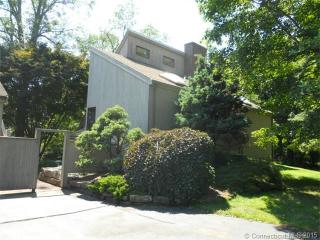 61 Highland Ave, Wallingford, CT 06492-2105