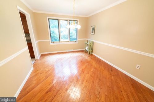 102 Suncrest Rd, Lancaster PA  17601-4834 exterior