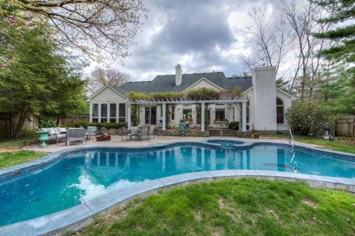 10627 Deerfield Rd, Cincinnati OH  45242-4212 exterior