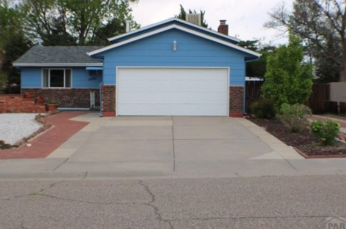 4206 Blueflax Dr, Pueblo, CO 81001-1104