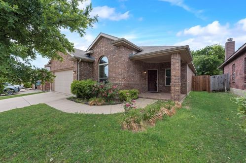 6285 Bush Buck Run, Fort Worth TX  76179-3655 exterior