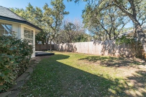 6868 Auckland Dr, Austin TX  78749-4139 exterior