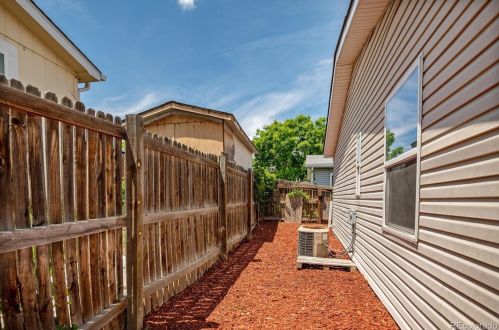 9057 Madeleine St, Denver CO  80260-5187 exterior
