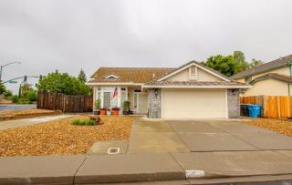 201 Sunridge Way, Vacaville, CA 95688-9237