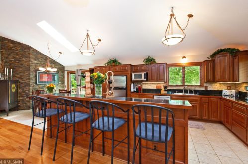 470 Harbor Ln, Minneapolis, MN 55447-4414