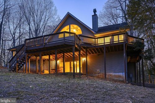1196 Anna Coves Blvd, Mineral, VA 23117-4802