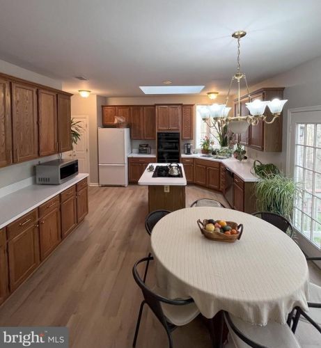 13267 Fallen Leaf Ct, Woodbridge VA  22192-4924 exterior