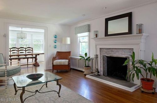 31 Westview Pl, Riverside CT  06878-1326 exterior