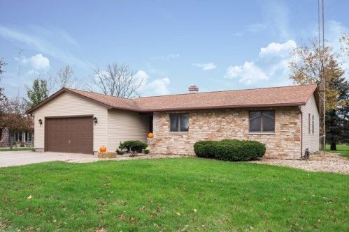 8414 Main St, Hillcrest, IL 61068-9337