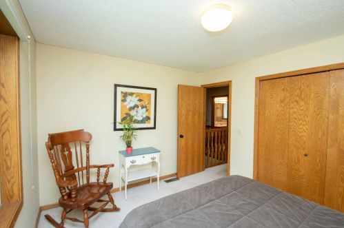 9063 Duckwood Trl, Saint Paul MN  55125-8687 exterior