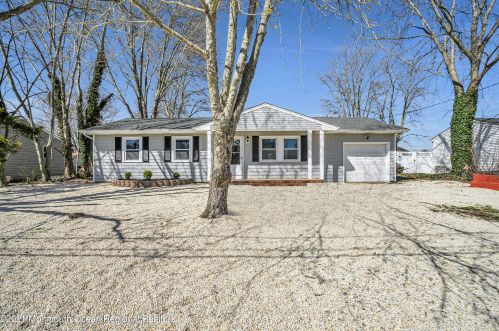 1002 Clubhouse Dr, Lacey, NJ 08731-5523
