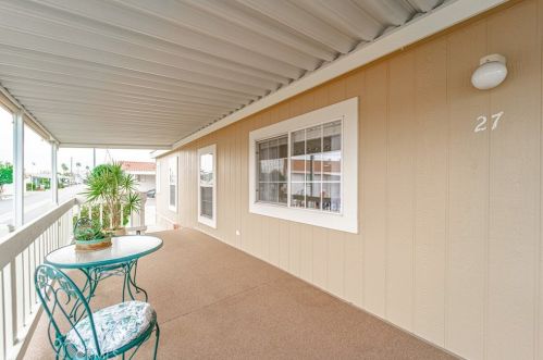 27 Spruce Via, Anaheim CA  92801-1043 exterior