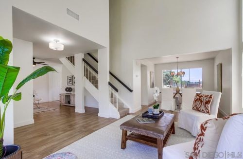 1376 Darwin Dr, Oceanside CA  92056-6618 exterior