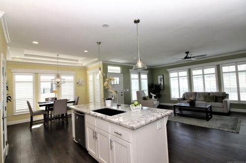 7132 Santa Rosa St, Carlsbad, CA 92011-4645