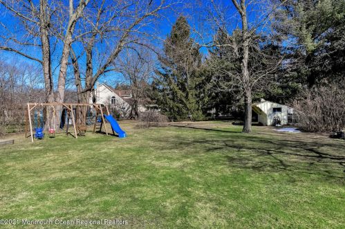 4 Marvin Rd, Middletown NJ 07748-2814 exterior