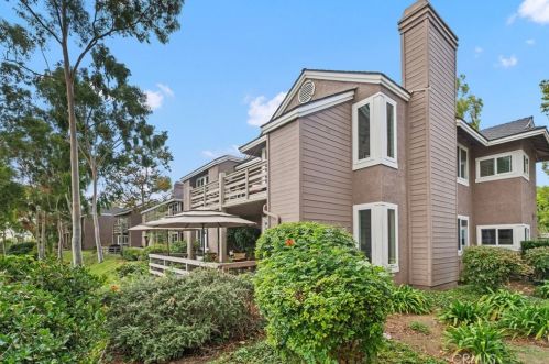 11 Highland Vw, Irvine CA 92603-3704 exterior