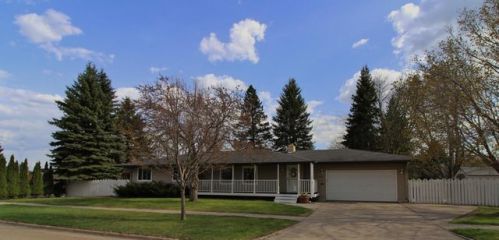 1315 24th Ave, Moorhead, MN 56560-4529