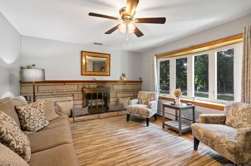 31 Orlando Rd, Wallingford, CT 06492-2536