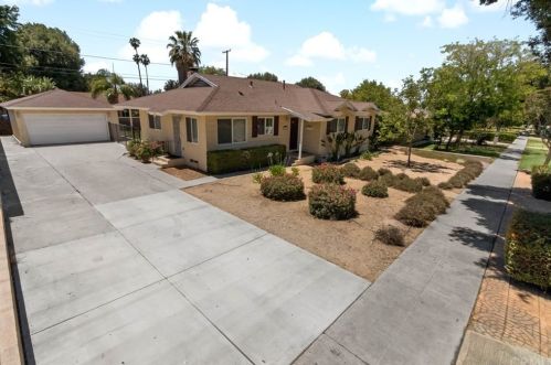 2832 David St, Riverside CA  92506-4299 exterior