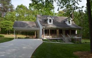 441 Birchwood Dr, Clarkesville, GA 30523-4807