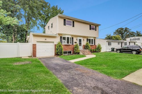 22 Stanford Dr, Hazlet NJ  07730-2314 exterior