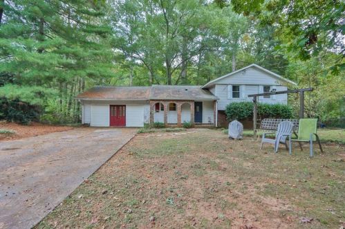 3210 Fern Valley Dr, Marietta, GA 30008-5622