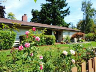 6105 Huber St, Portland OR  97219-5711 exterior
