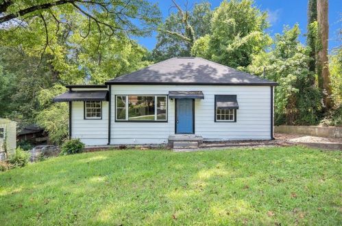 2740 Baker Ridge Dr, Atlanta GA  30318-7256 exterior
