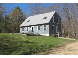 392 Merry Hill Rd, Barrington, NH 03825-5034