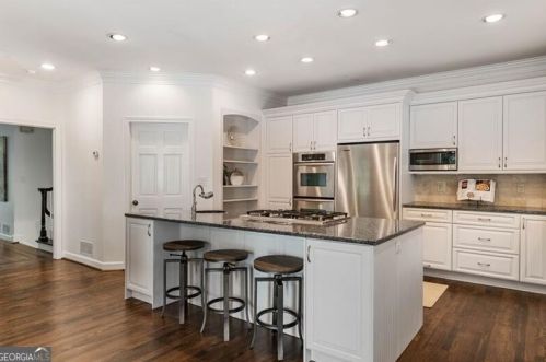 500 Highbrook Dr, Atlanta GA  30342-2319 exterior
