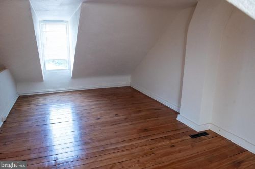329 Beaver St, Lancaster PA  17603-5337 exterior