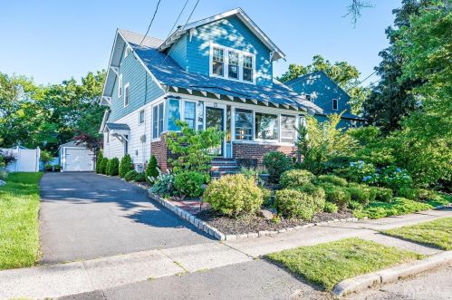 72 Maple Ave, Metuchen, NJ 08840-1358