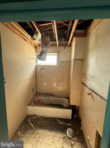 129 63rd St, Philadelphia PA 19142-2303 exterior