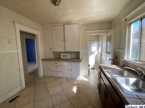 415 Lomita Ave, Glendale CA  91205-1621 exterior