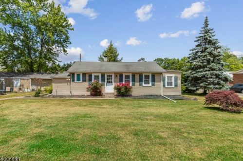 27 Second St, Flagtown, NJ 08821-1001