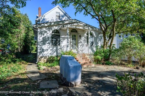 176 Hudson Ave, Tinton Falls NJ 07701-2140 exterior