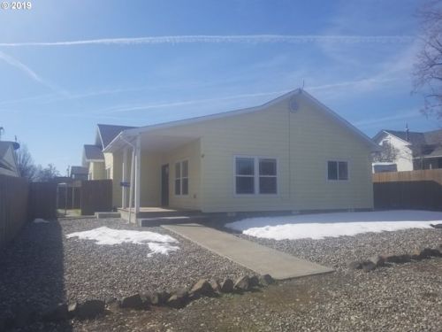324 Van Buren St, Athena, OR 97813-6085