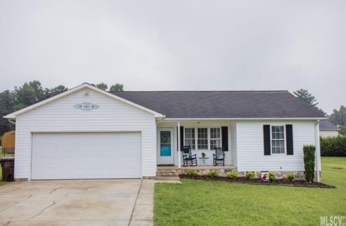 1340 Millrace Dr, Conover, NC 28613-7117