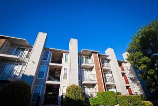 7878 Marvin D Love Fwy, Dallas TX  75237-3744 exterior