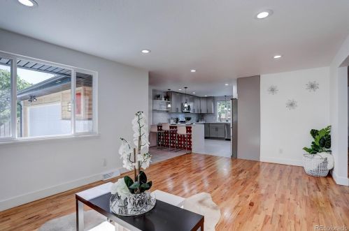 8806 Asbury Dr, Aurora CO  80227-2306 exterior