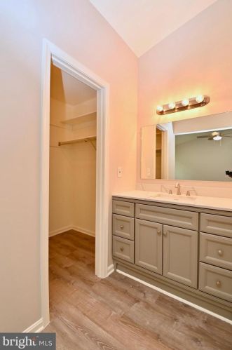 7803 Wintercress Ln, Springfield VA  22152-3842 exterior
