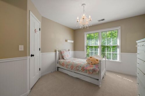 1075 Queensgate Dr, Smyrna GA  30082-6400 exterior