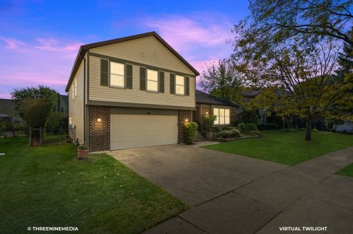 811 Prairie Ln, Buffalo Grove, IL 60089-1560