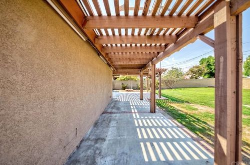 3119 Glen Holly Dr, Anaheim CA  92804-3814 exterior