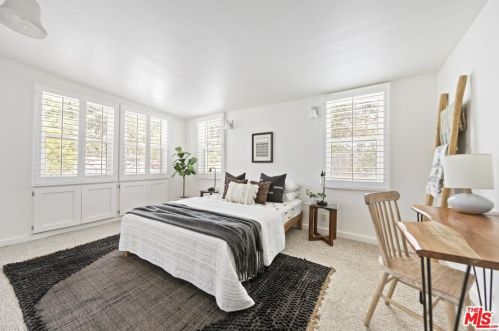 2832 Mayfield Ave, Glendale CA 91214-3816 exterior