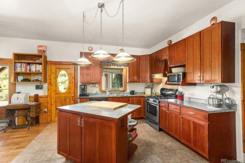 21900 Middle Creek Rd, Oak Creek CO 80467-9727 exterior