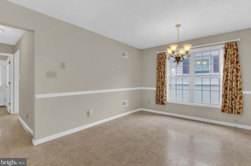 32 Moul Ave, Hanover PA 17331-2080 exterior