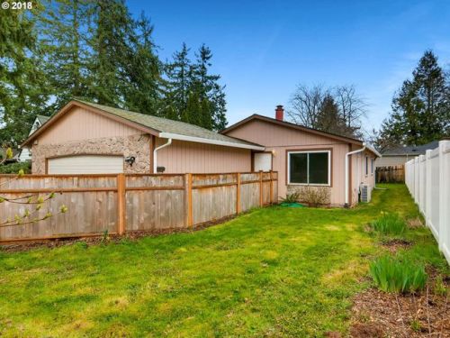 2225 86 Ave, Portland OR  97220-5426 exterior