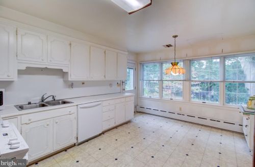 10 Clearview Ave, Trenton NJ  08619-1217 exterior