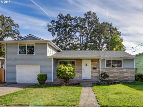 535 Hereford St, Gladstone OR  exterior